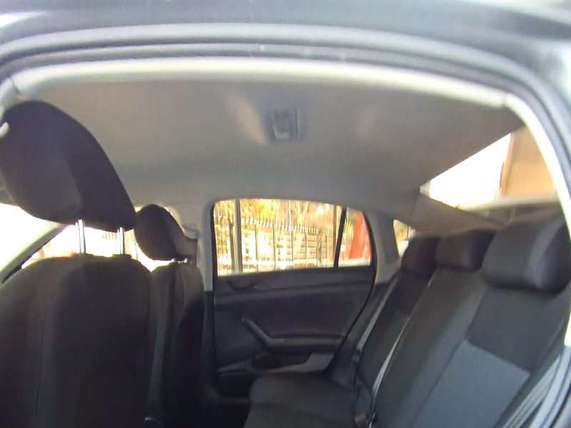 Volkswagen VIRTUS 1.6 COMFORTLINE MT 2023 - Imagen 9 de 13