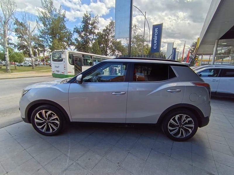 SsangYong TIVOLI 1.6 LIMITED AT 2022 - Imagen 8 de 15