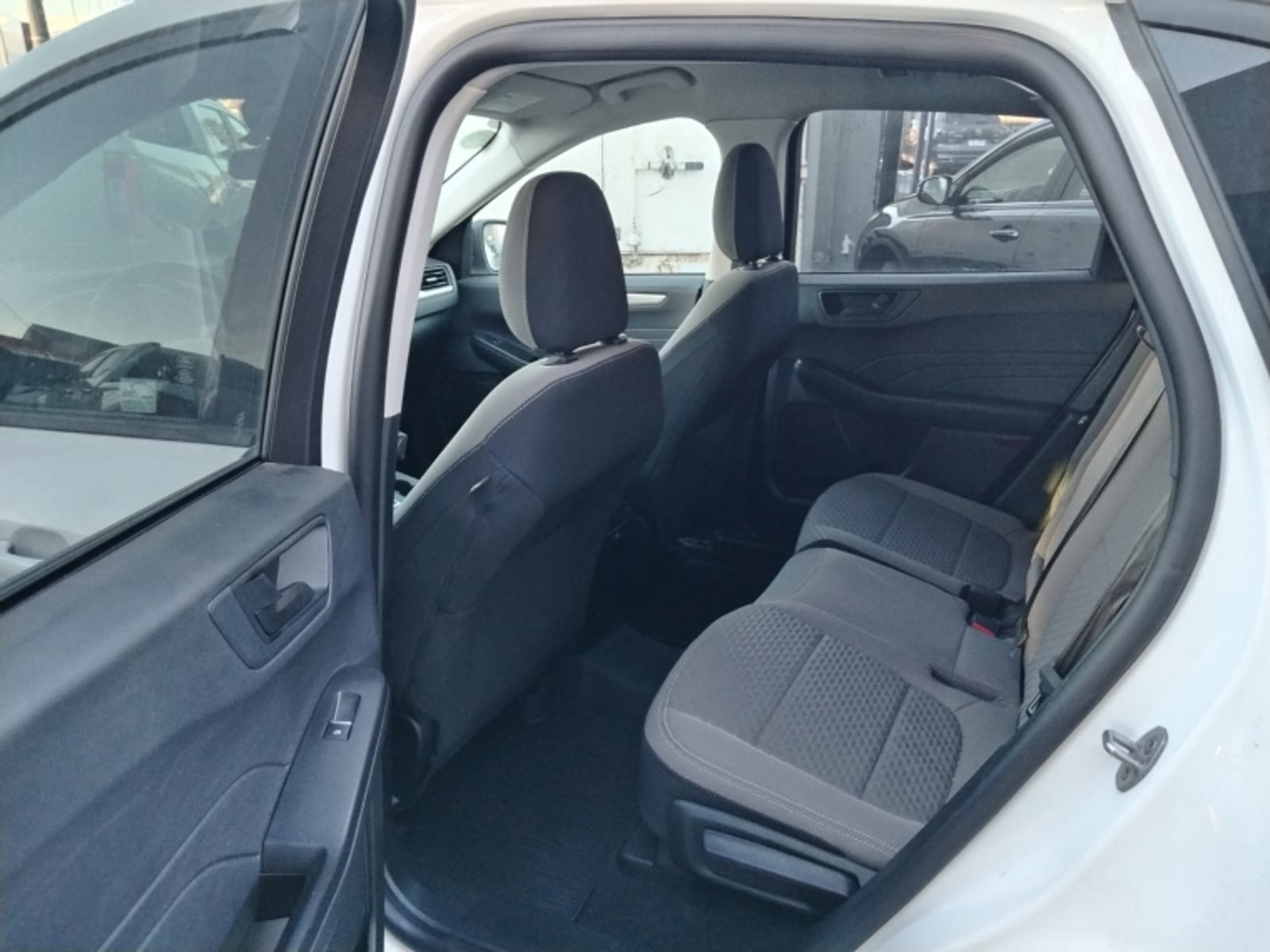 FORD ESCAPE 4X4 2.5 AUT HIBRIDA 2023 - Imagen 15 de 16