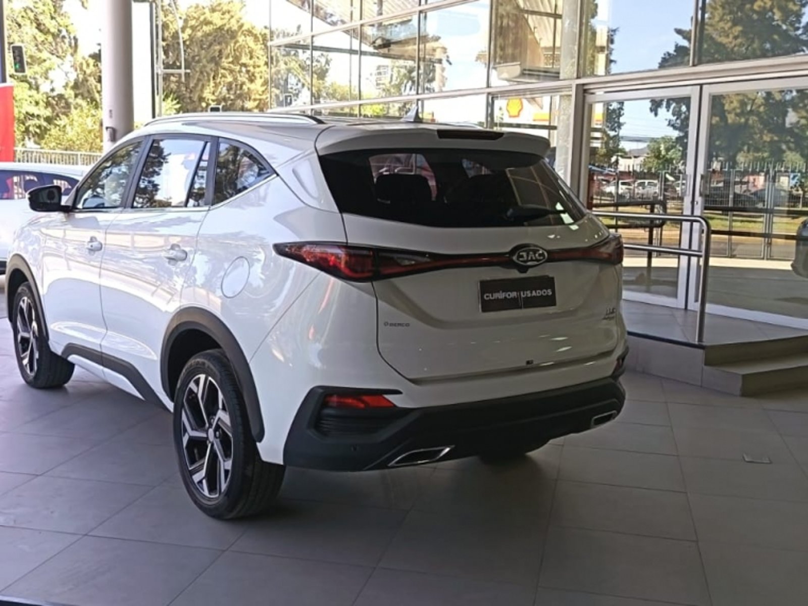 JAC JS8 1.5 LUXURY SE 6 MT 2023 - Imagen 7 de 11