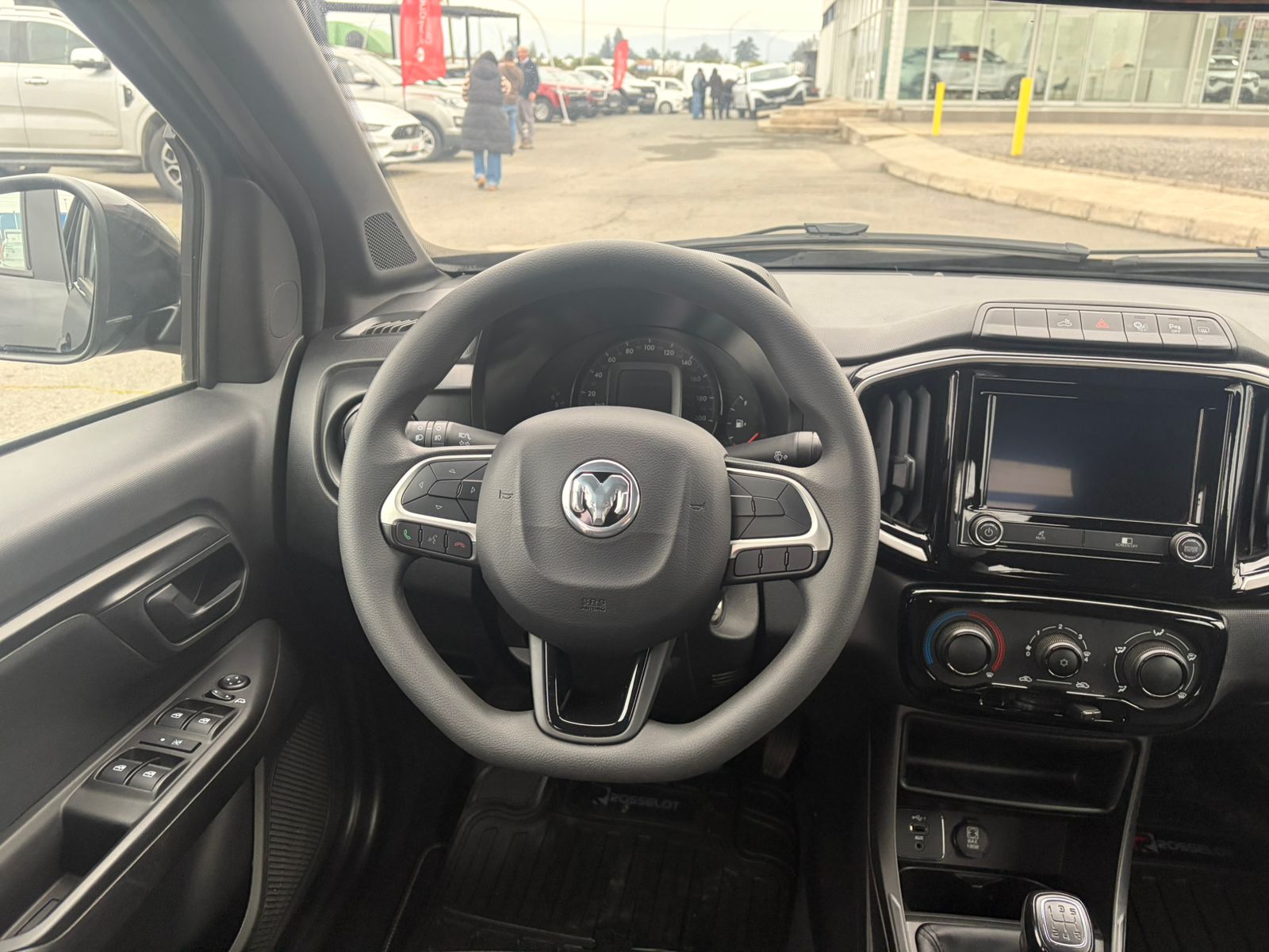 RAM 700 1.3 BIGHORN CD MT 2025 - Imagen 7 de 11
