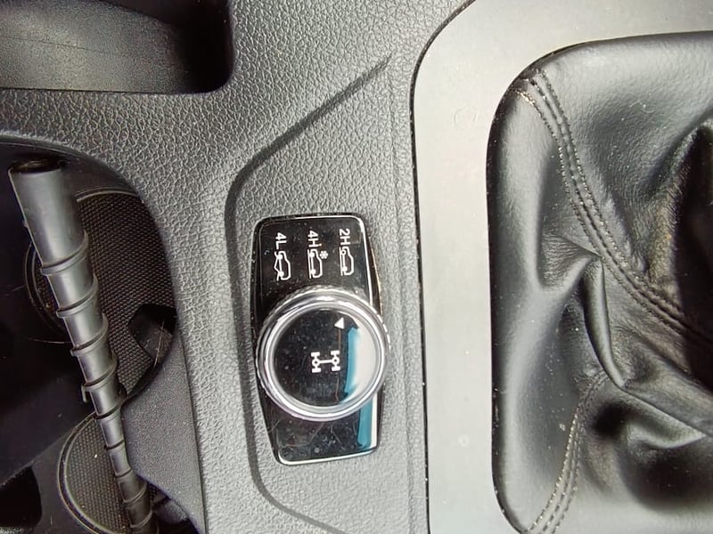 SsangYong MUSSO 2.2 LIMITED PLUS MT 4X4 DIESEL 2025 - Imagen 16 de 17