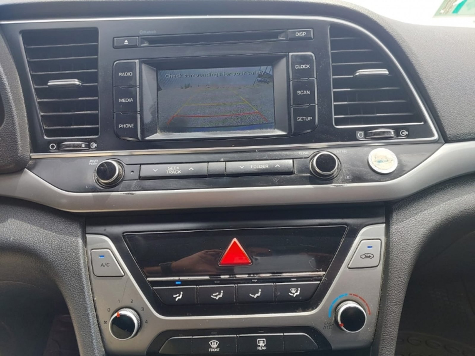 HYUNDAI ELANTRA GL 1.6 2017 - Imagen 7 de 13