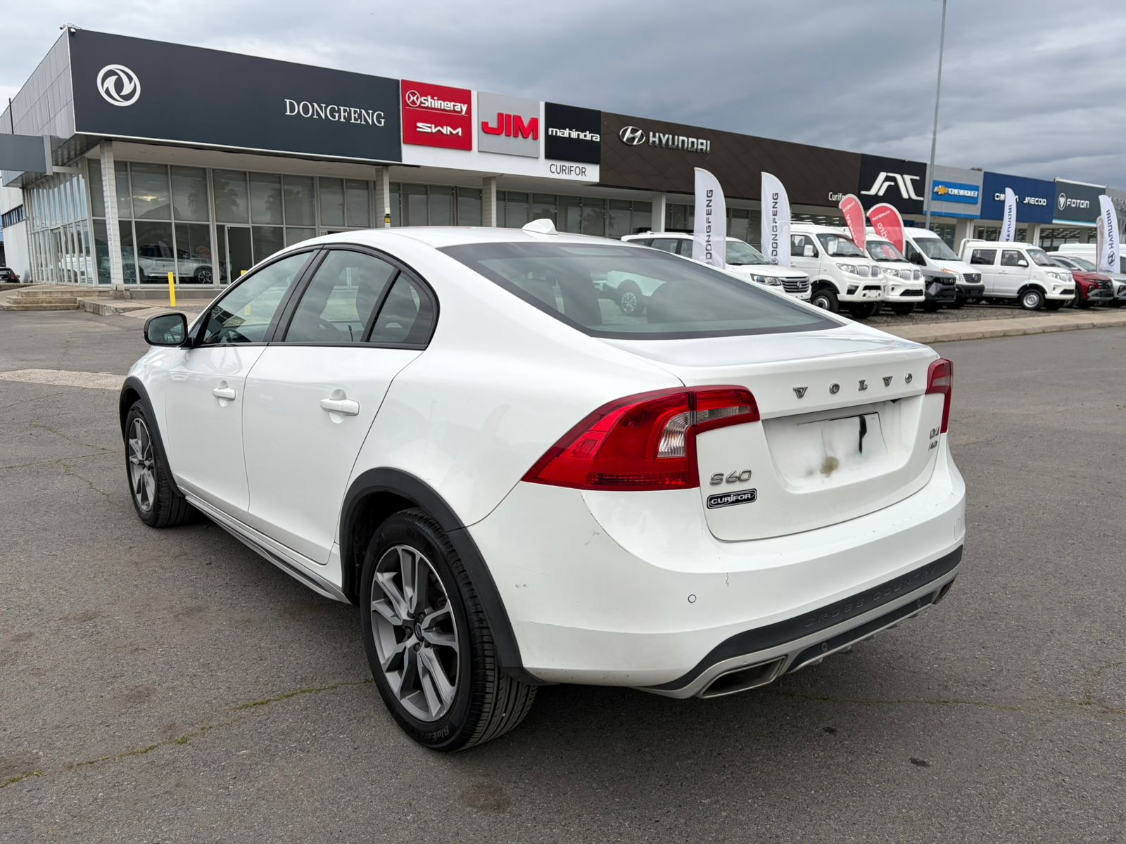Volvo S60 2.0 D4 CROSS COUNTRY PLUS AT 4X4 DIESEL 2019 - Foto 5 de 10