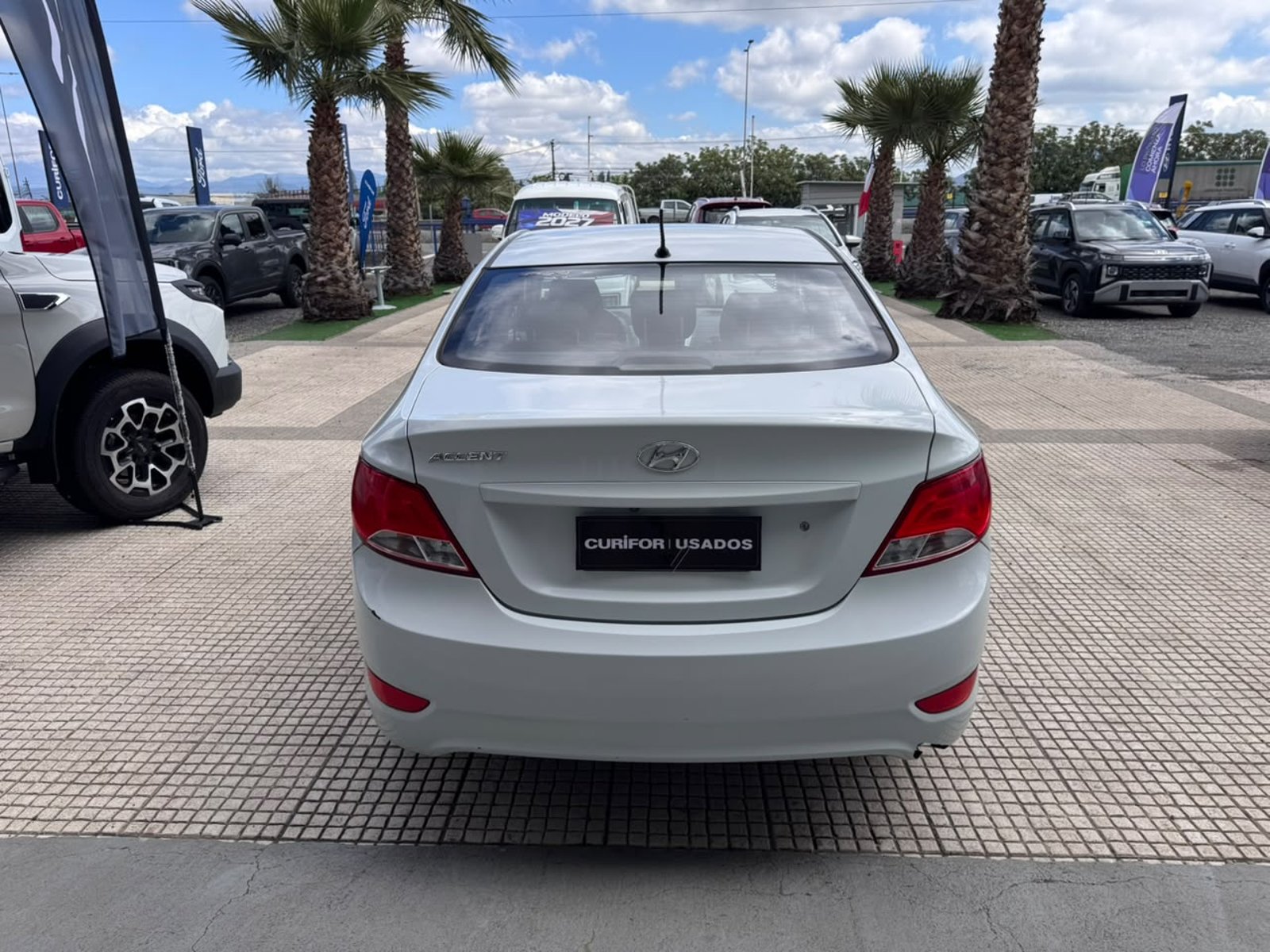Hyundai ACCENT 1.4 RB SDN 6MT GL 2AB AC 4X2 2019 - Foto 5 de 14