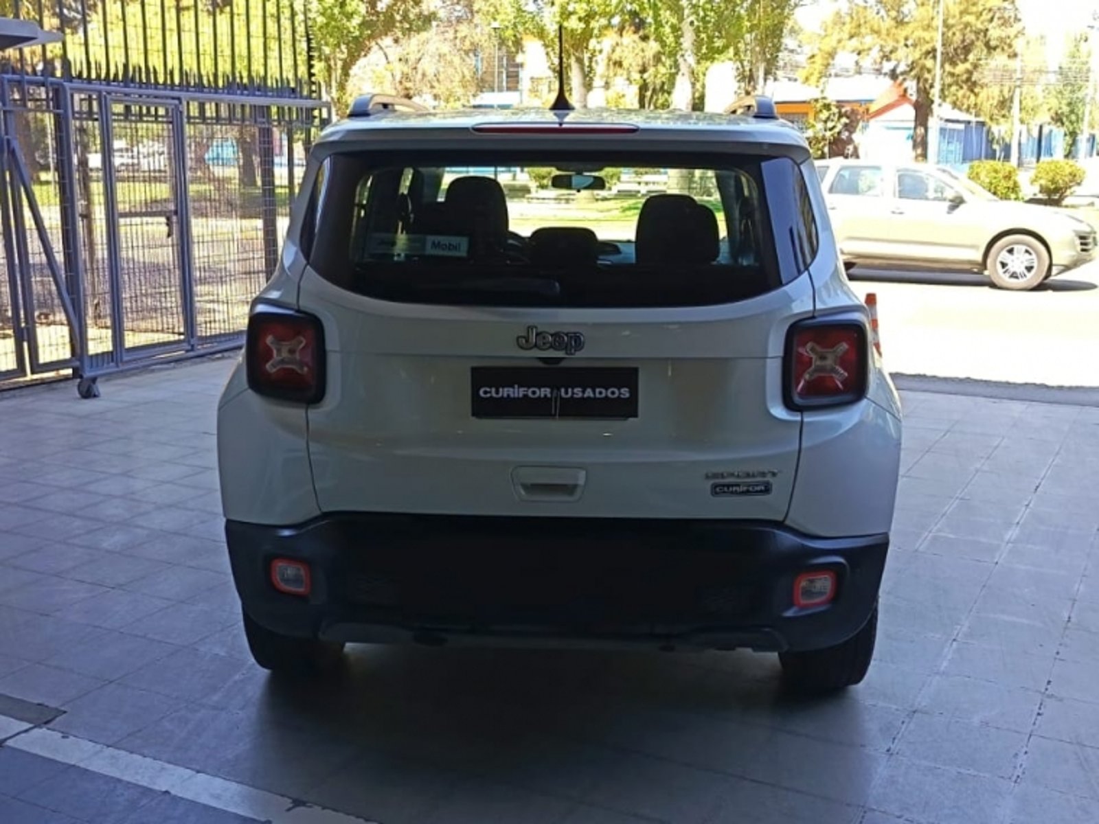 Jeep RENEGADE 1.8 SPORT LX MT 2022 - Foto 4 de 11