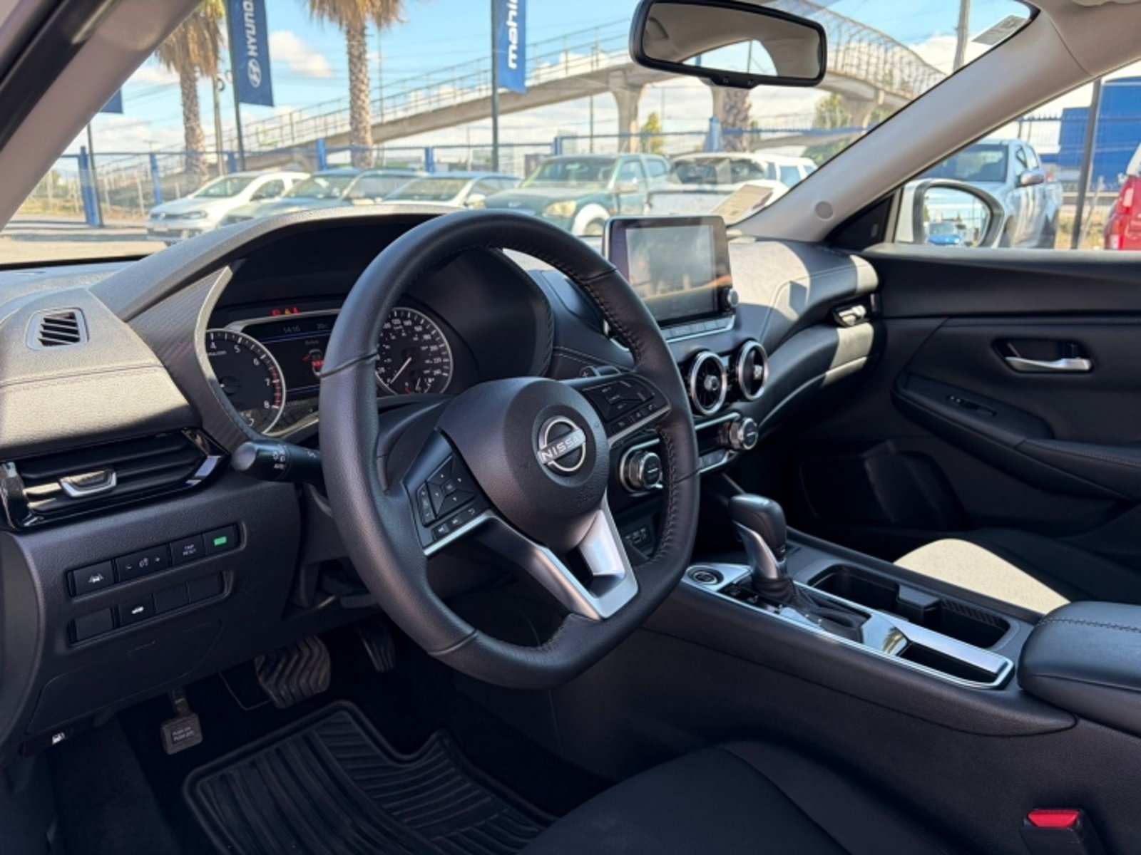 NISSAN SENTRA 2.0 ADVANCE AT 2025 - Imagen 8 de 11