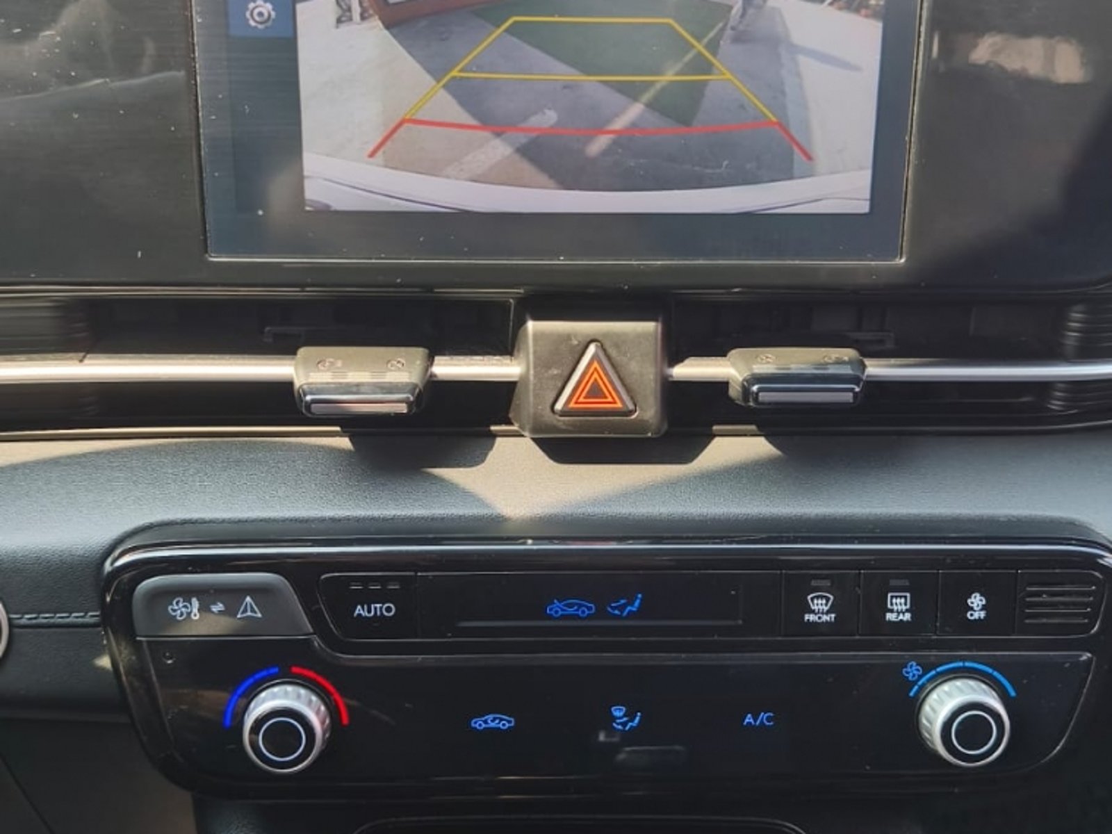 HYUNDAI ACCENT 1.5 BN7I DESIGN MT 2024 - Imagen 11 de 15