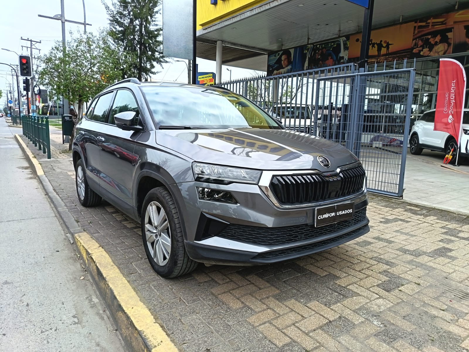 Skoda KAROQ 1.4 TSI SELECTION AT 2026 - Foto 3 de 13
