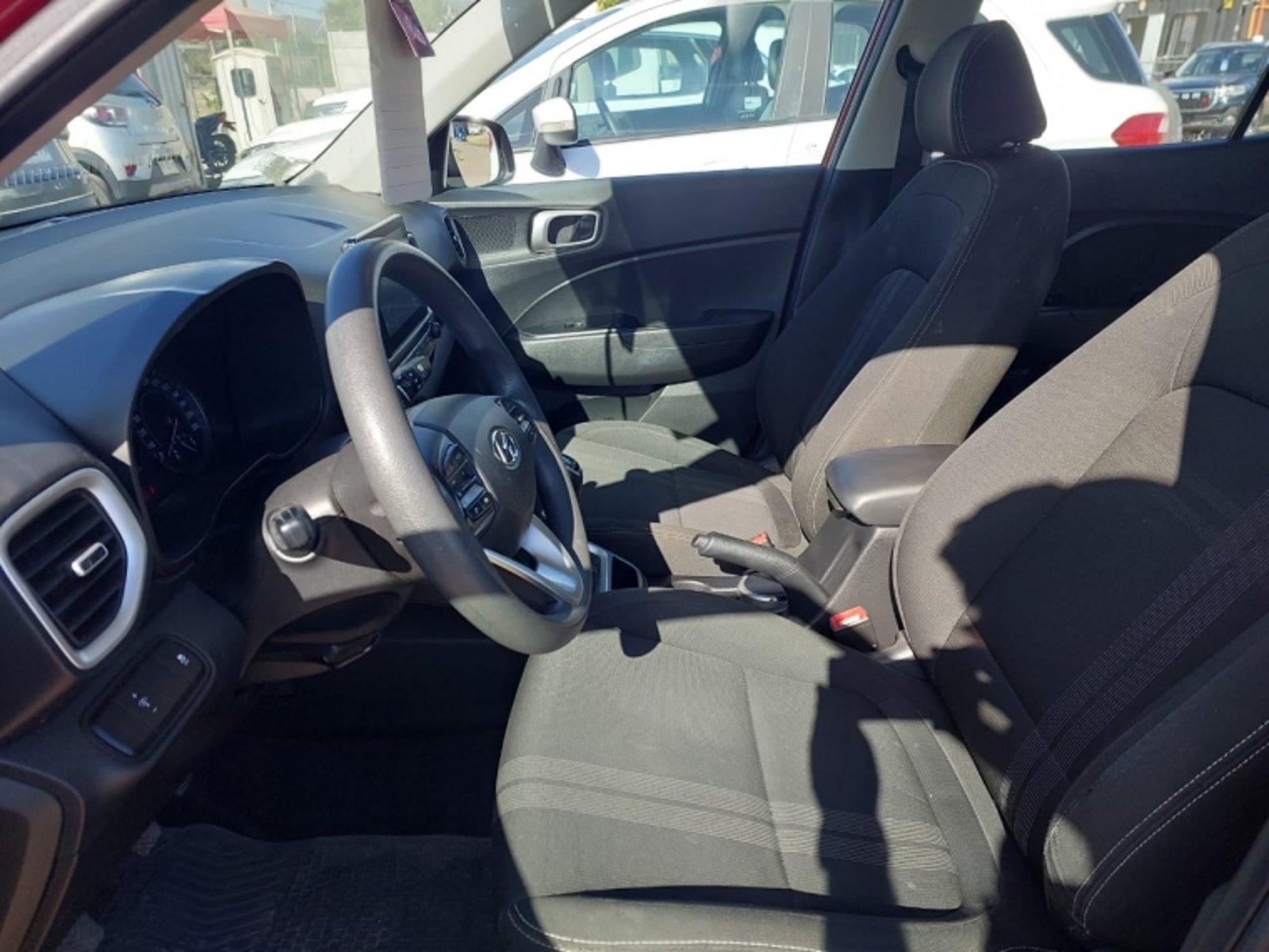 Hyundai VENUE QX 1.6 2022 - Imagen 9 de 12