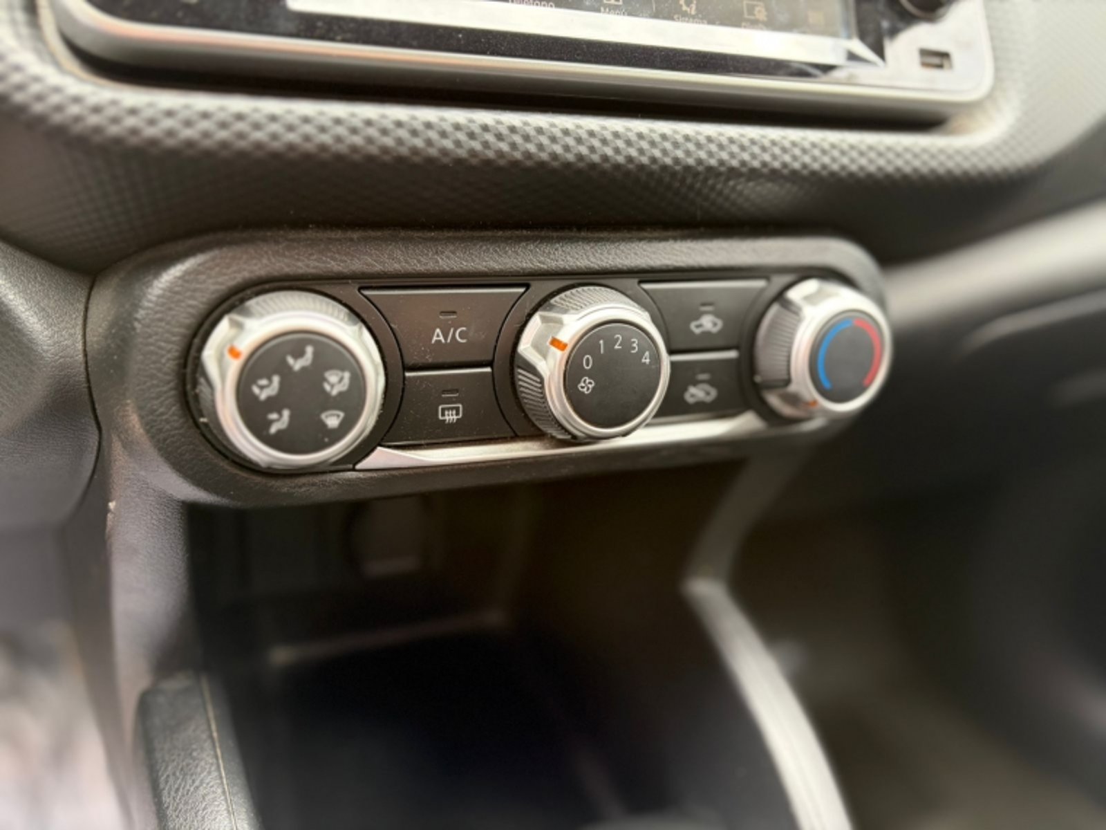 NISSAN KICKS 1.6 SENSE MT 2022 - Imagen 8 de 11