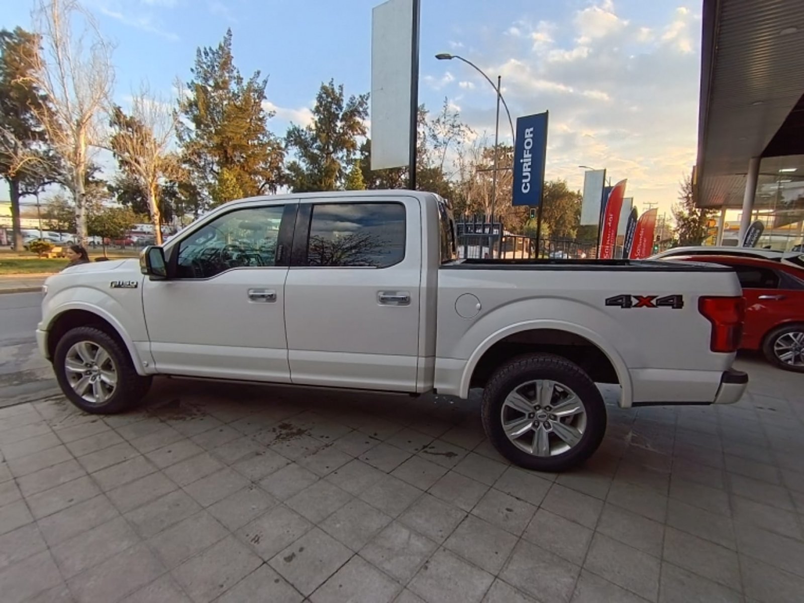 Ford F-150 PLATINUM 3.5 2020 - Imagen 7 de 14