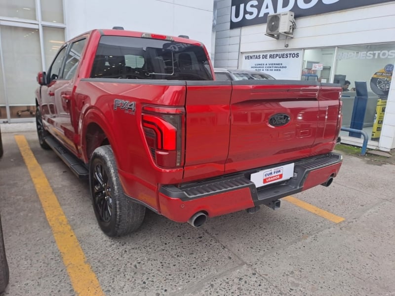 Ford F-150 5.0 LARIAT BLACK CC AT 4X4 2025 - Imagen 5 de 11