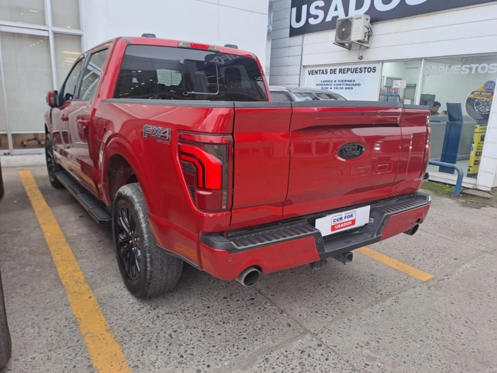 Ford F-150 5.0 LARIAT BLACK CC AT 4X4 2025 - Imagen 5 de 11
