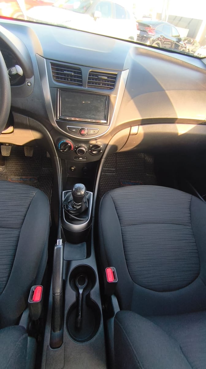 Hyundai ACCENT 1.4 SDN HCI VALUE MT 2021 - Imagen 10 de 11