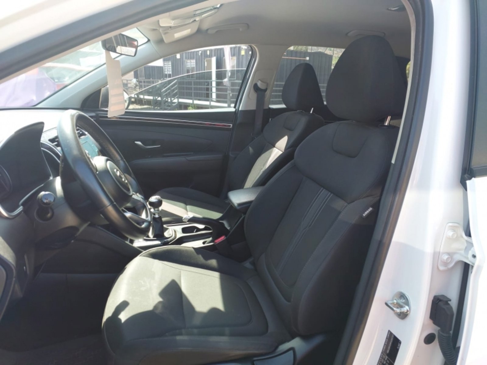 HYUNDAI TUCSON NX4 MPI 2.0 2023 - Imagen 4 de 12