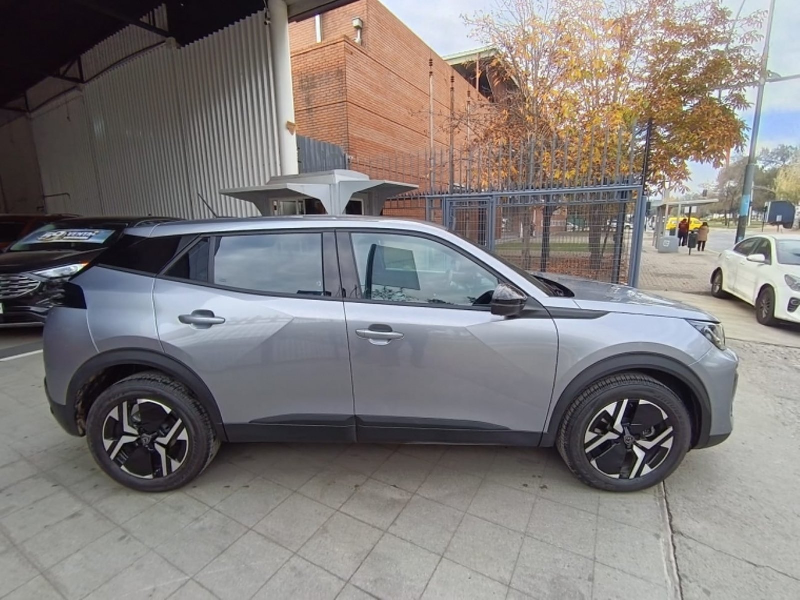 PEUGEOT 2008 1.2 STYLE MHEV 136 AT HIBRIDO 2026 - Imagen 3 de 15