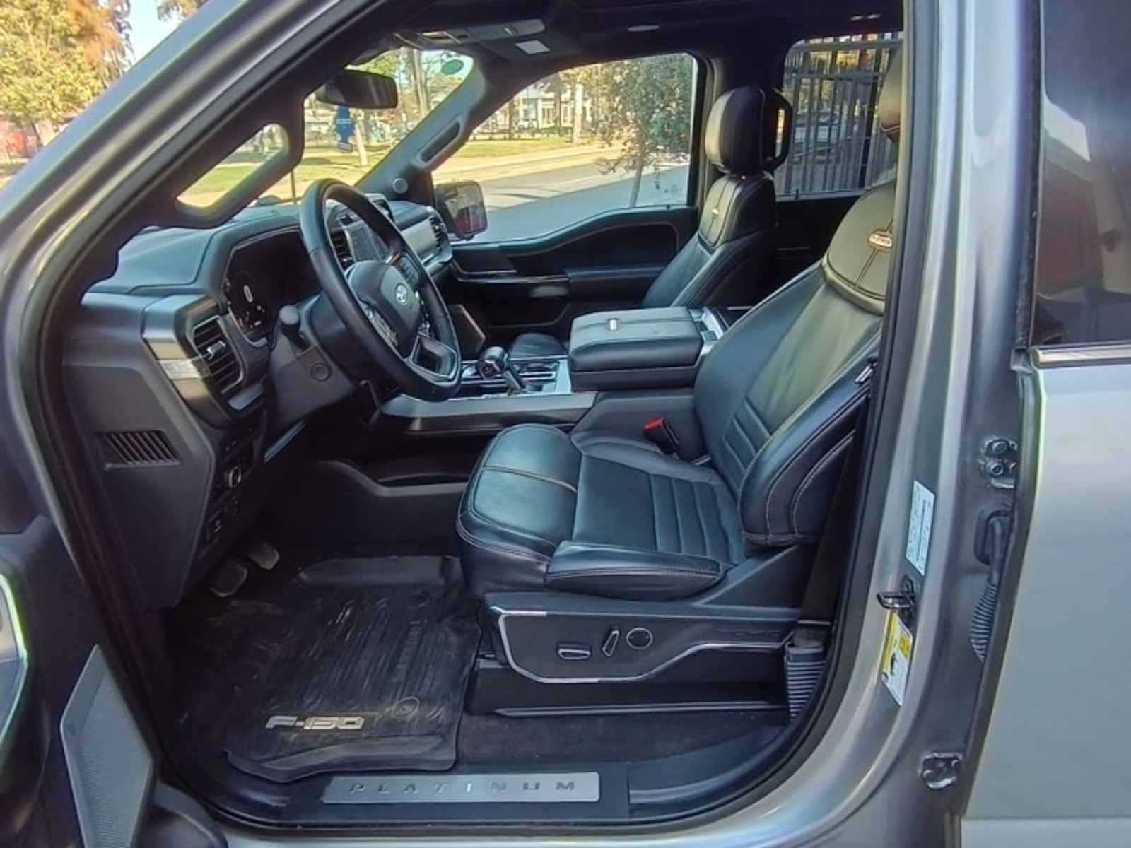 FORD F-150 3.5 PLATINUM CC AT 4X4 2024 - Imagen 8 de 13