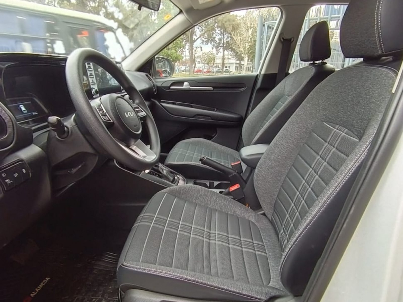 Kia SONET 1.5 LX EX AT 2025 - Imagen 10 de 16