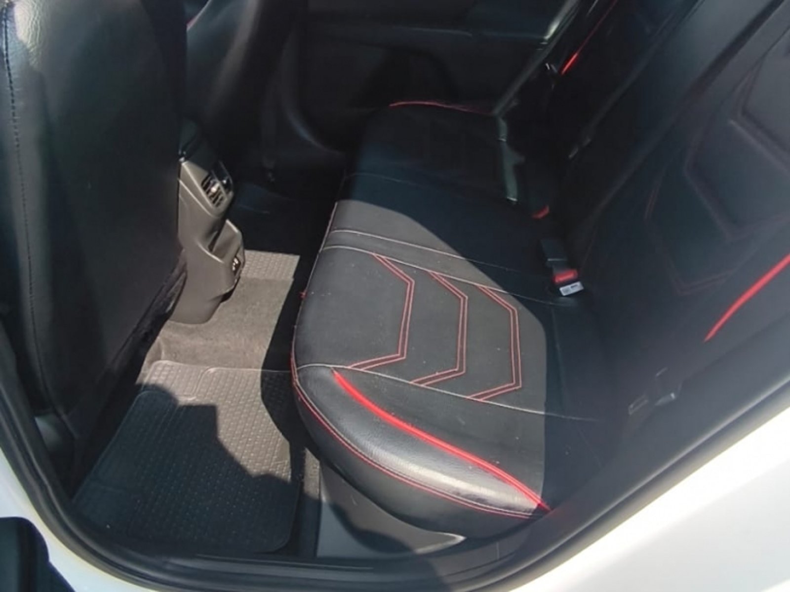 HYUNDAI ACCENT 1.5 BN7I DESIGN MT 2024 - Imagen 13 de 15