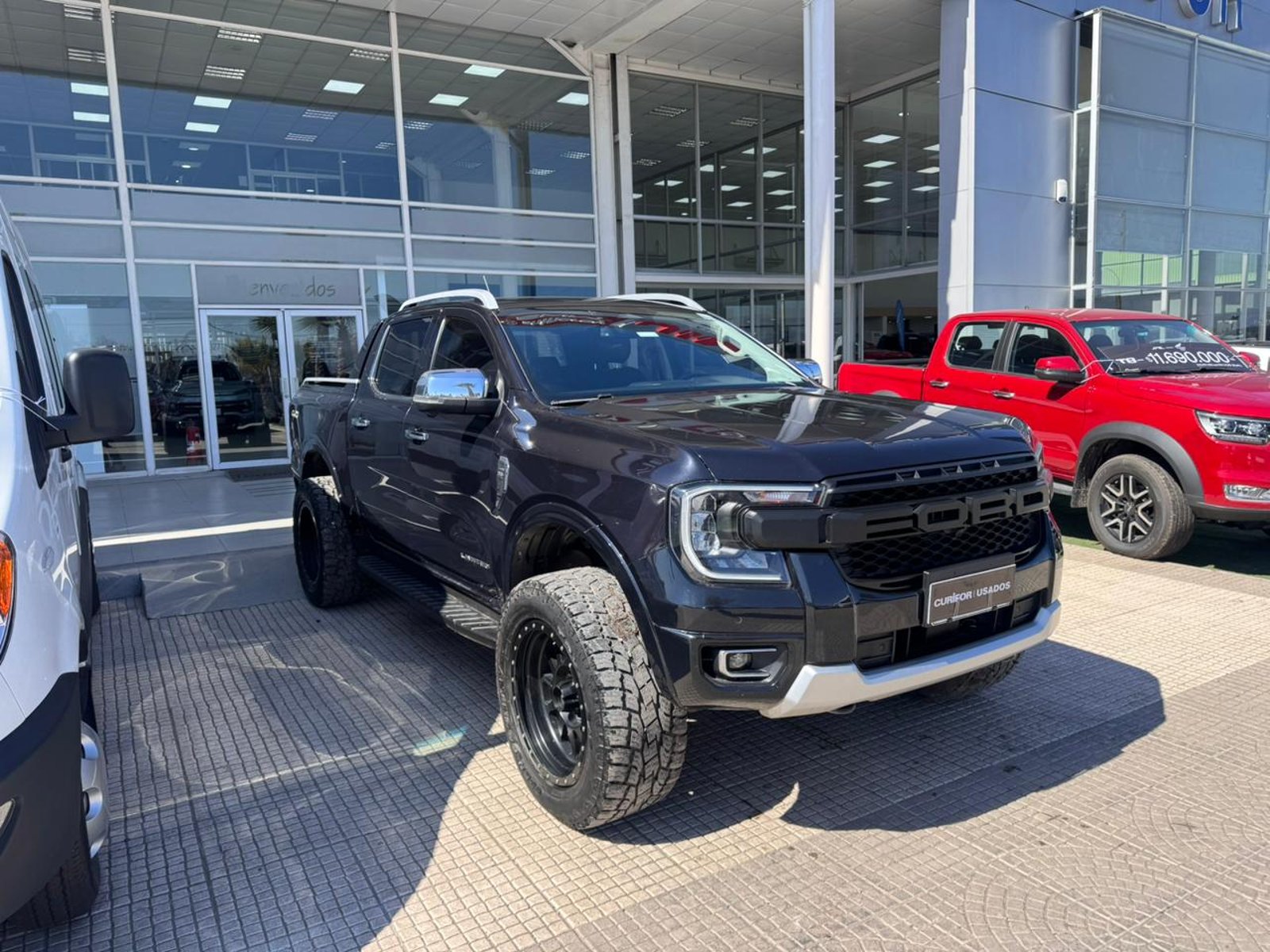 Ford RANGER 3.0 LIMITED AT 4X4 2025 - Foto 3 de 12