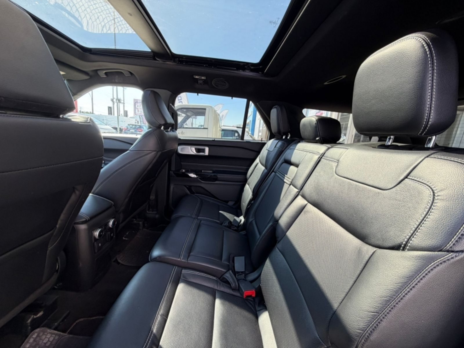 FORD EXPLORER ST 3.0 2024 - Imagen 8 de 14