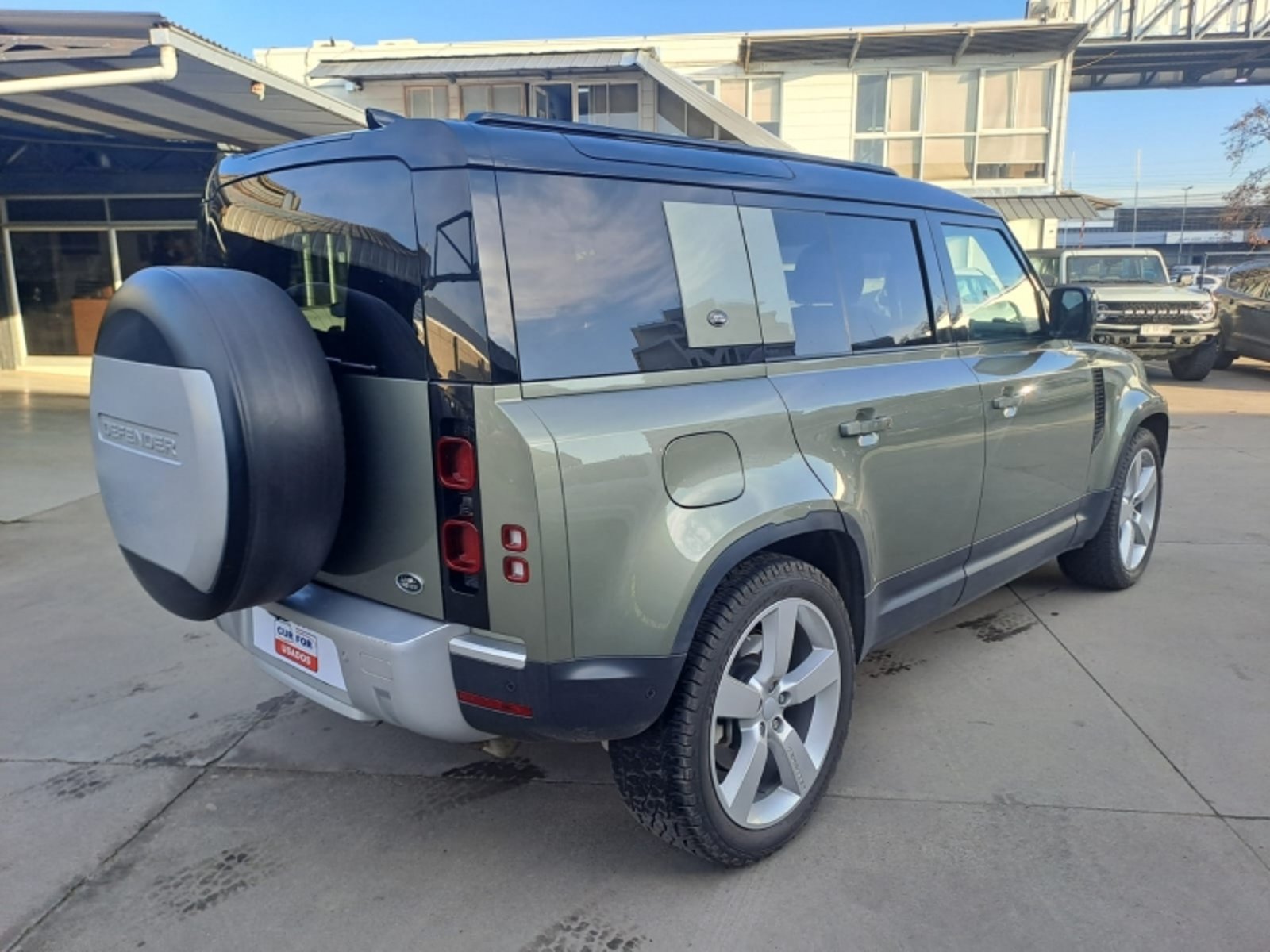 Land Rover DEFENDER 110 4X4 3.0 AUT 2021 - Foto 2 de 12