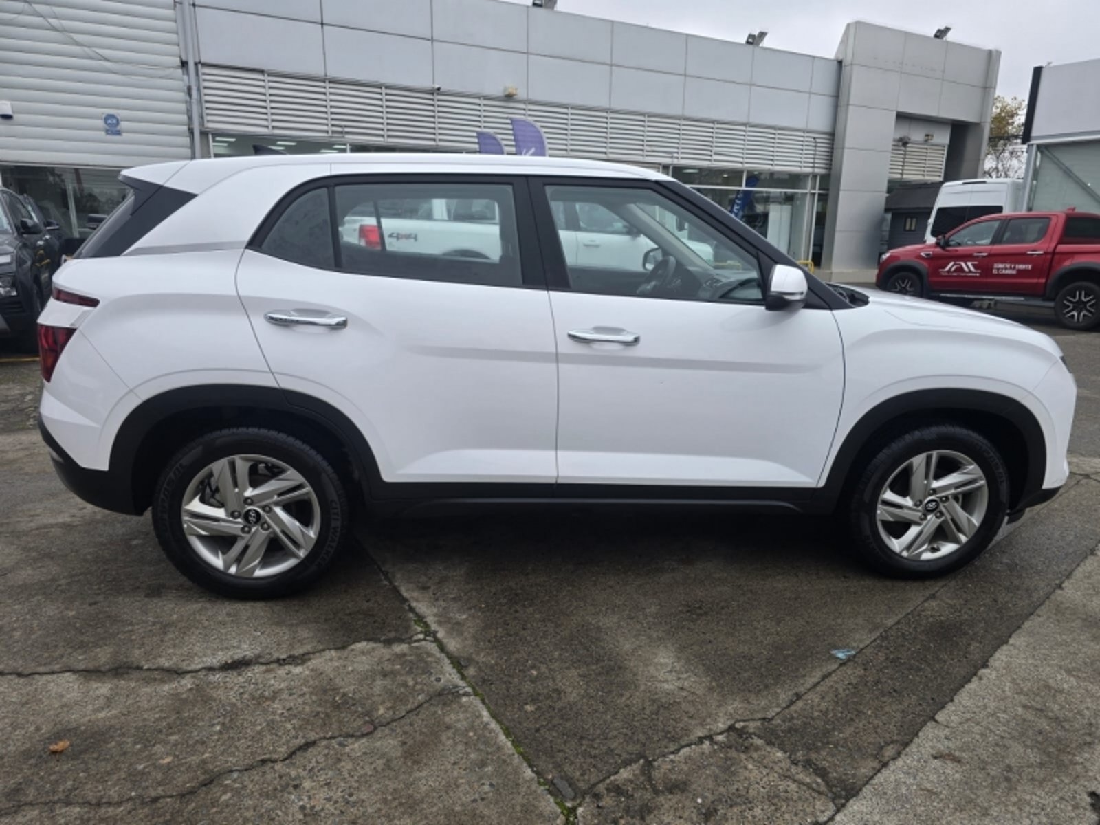 Hyundai CRETA 1.5 SU2I PLUS MT 2024 - Imagen 6 de 13