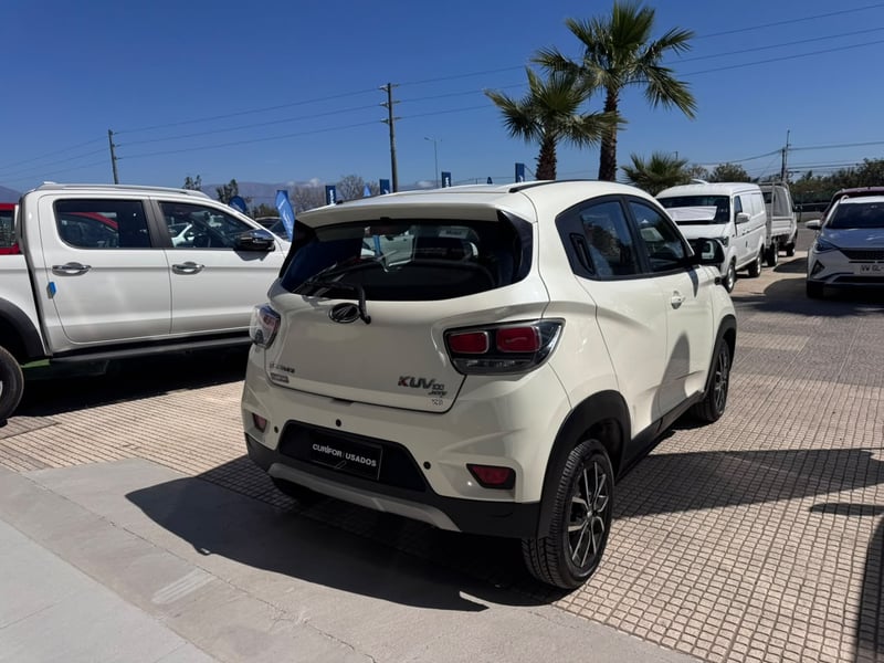 Mahindra KUV100 1.2 2022 - Imagen 6 de 13