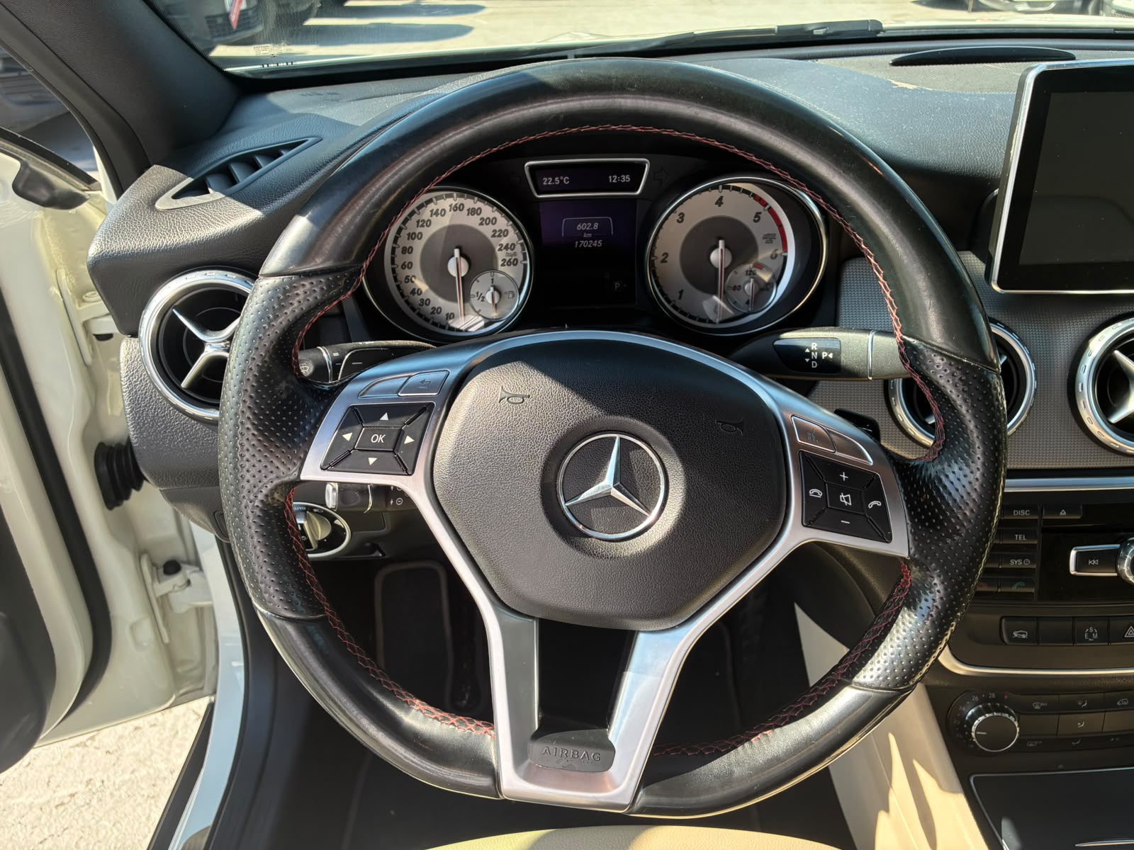 Mercedes-Benz GLA 220 2.1 CDI 4MATIC AT 4X4 DIESEL 2015 - Foto 3 de 5