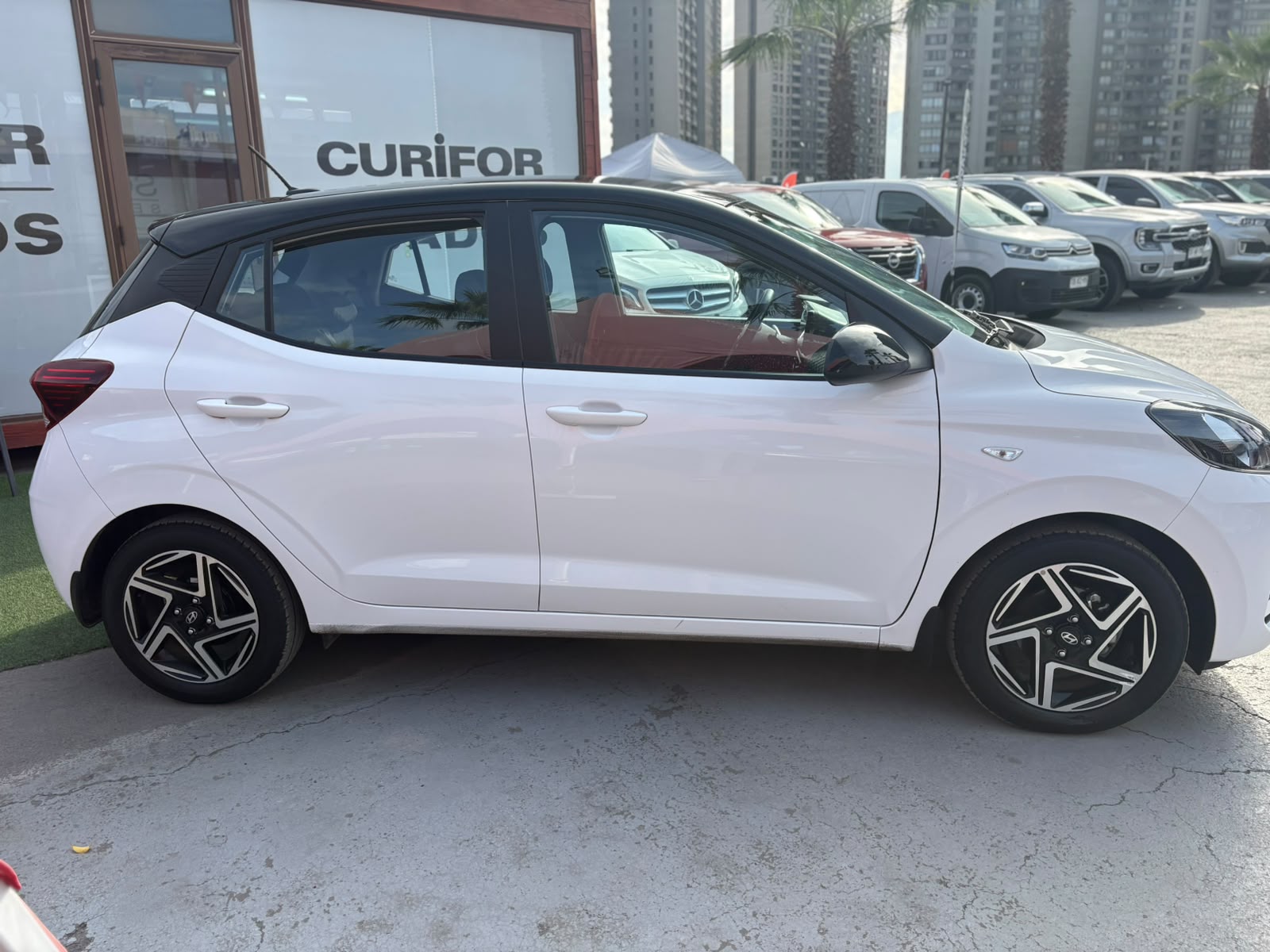 Hyundai GRAND I10 1.2 AI3 HB PLUS MT 2024 - Foto 4 de 14