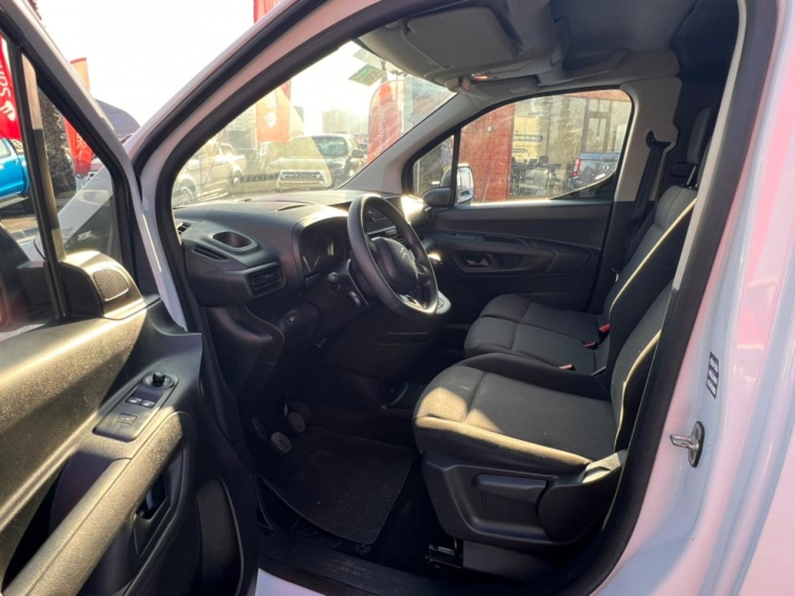 Citroën BERLINGO 1.5 2024 - Imagen 11 de 15
