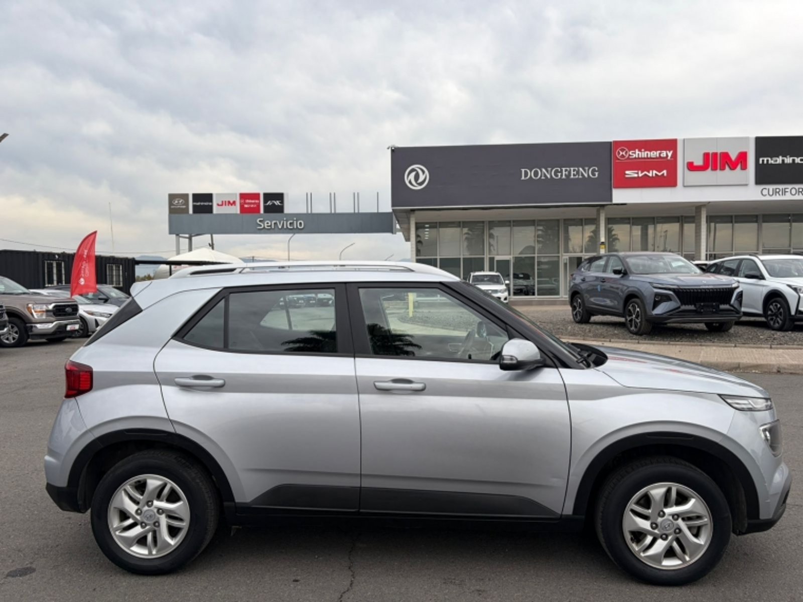 HYUNDAI VENUE 1.6 QX PLUS MT 2022 - Imagen 5 de 11