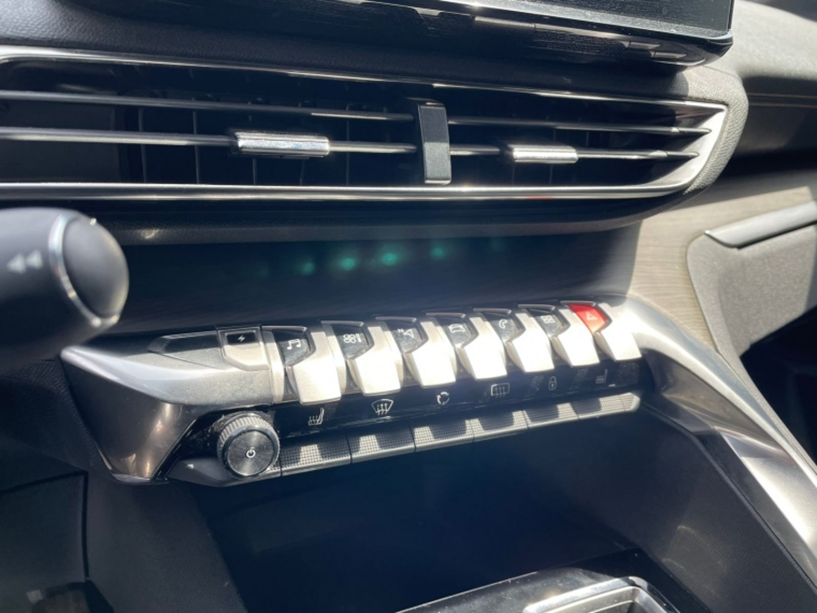 Peugeot 3008 GT HYBRID 136HP AT 4X4 2024 - Imagen 7 de 12