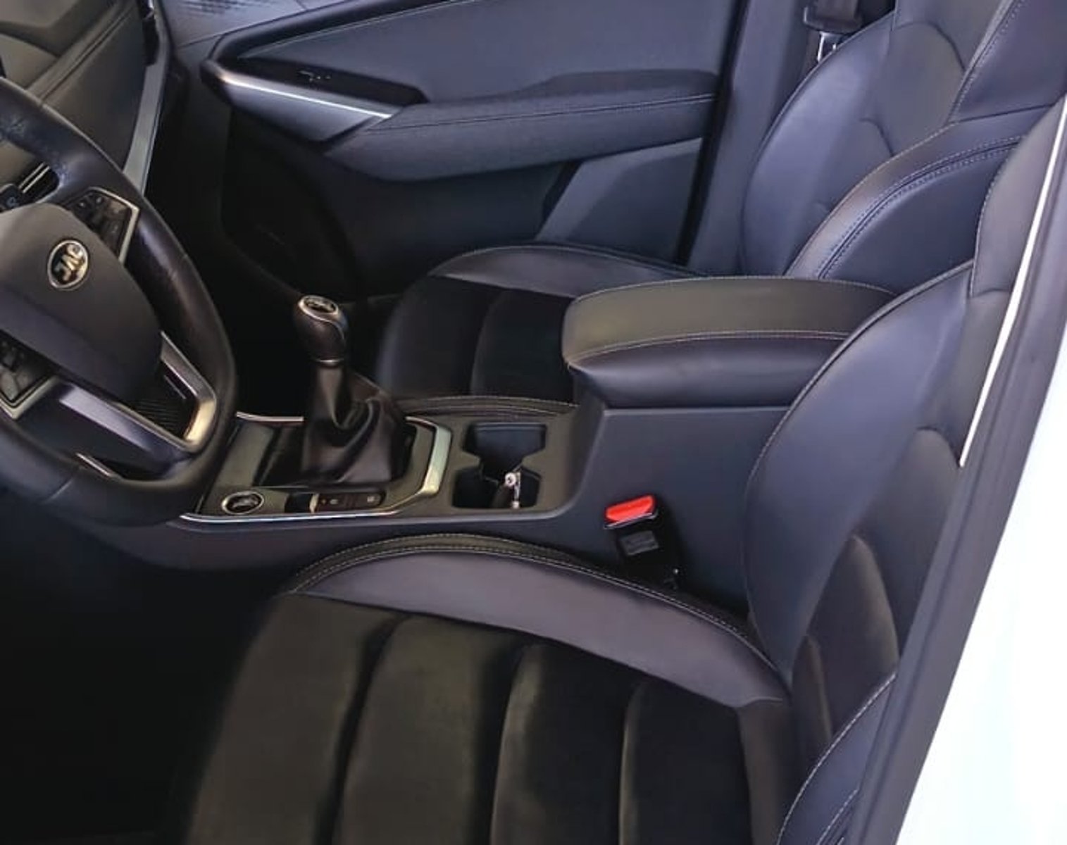 JAC JS8 1.5 LUXURY SE 6 MT 2023 - Imagen 10 de 11