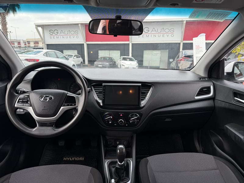 Hyundai ACCENT 1.4 HCI PLUS MT 2023 - Imagen 12 de 15