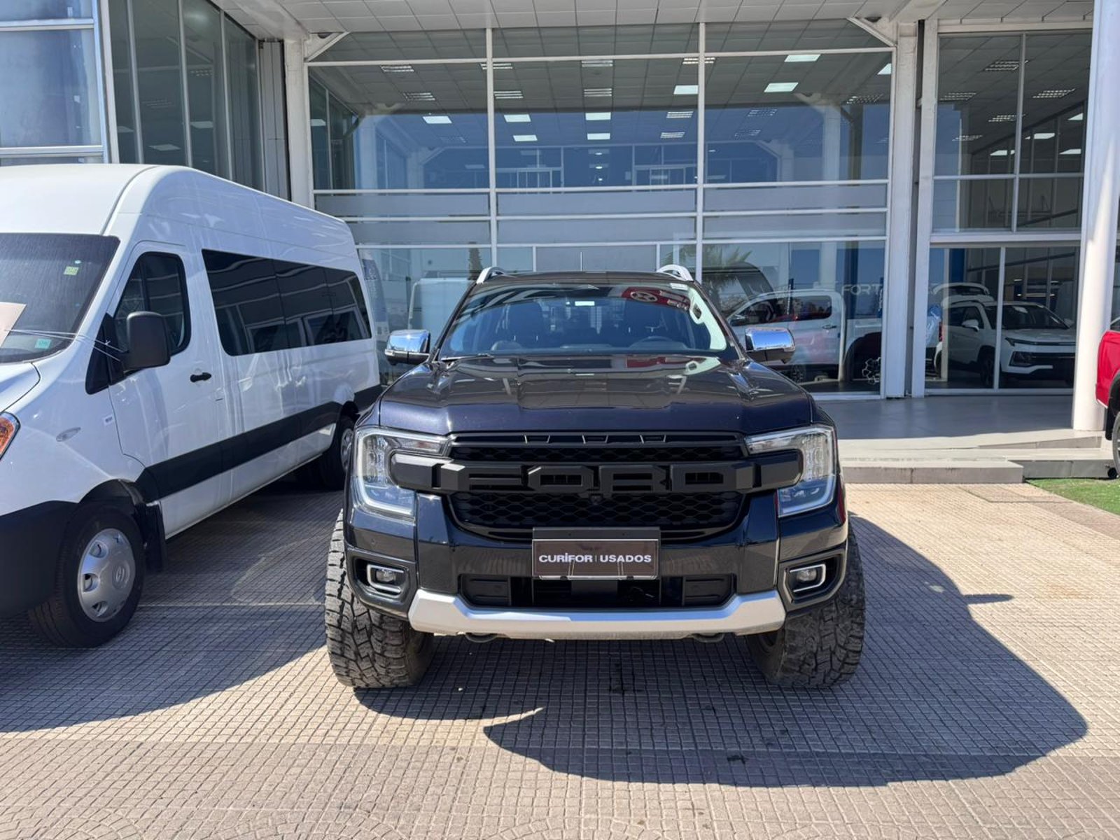 Ford RANGER 3.0 LIMITED AT 4X4 2025 - Foto 2 de 12