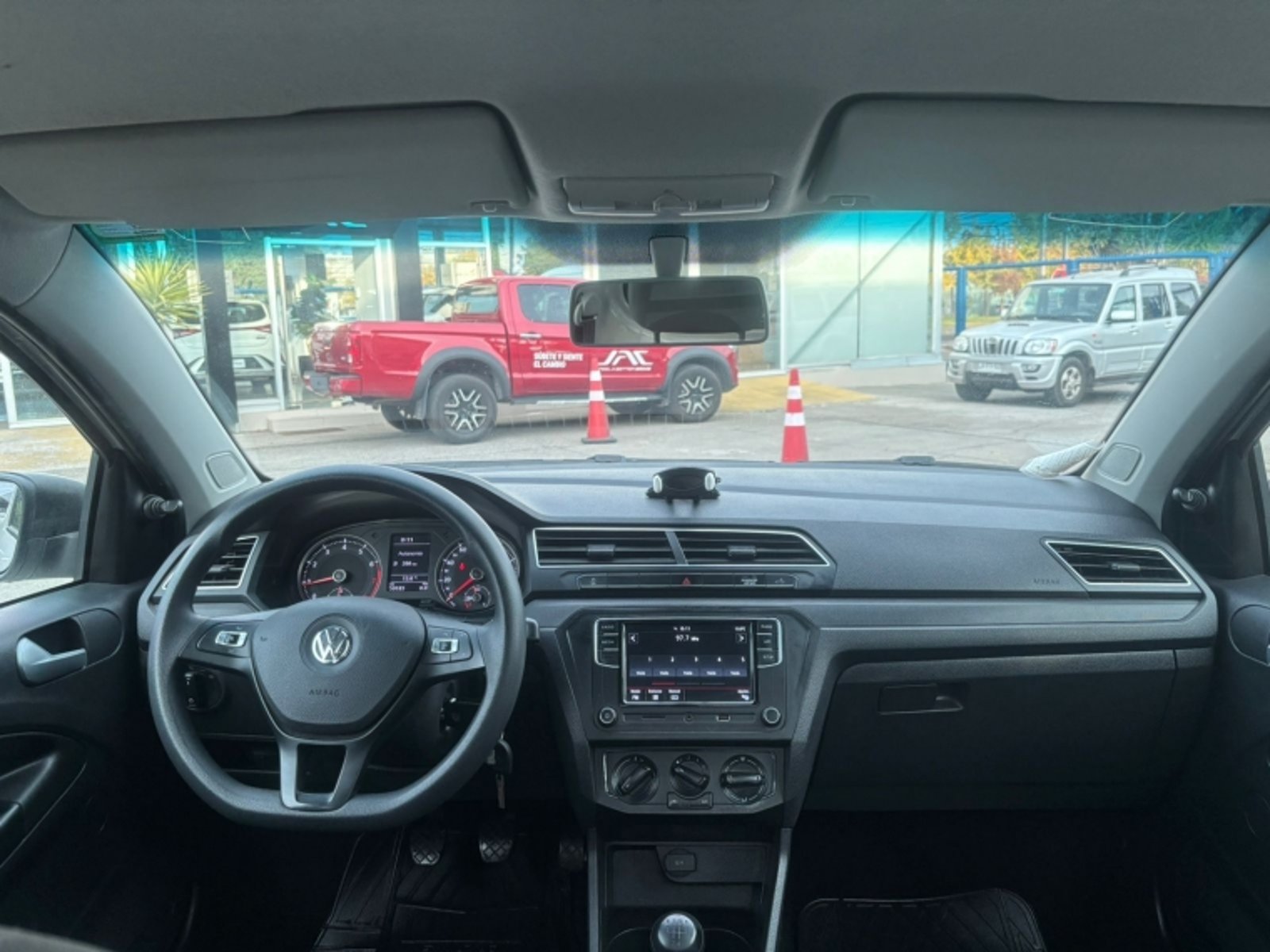Volkswagen SAVEIRO 1.6 CABINA SIMPLE MT 2023 - Imagen 17 de 18