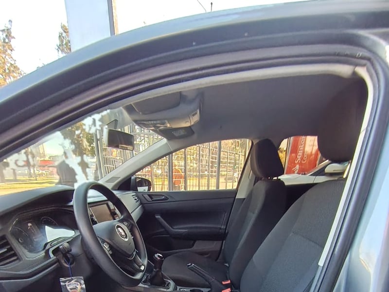 Volkswagen VIRTUS 1.6 COMFORTLINE MT 2023 - Imagen 10 de 13