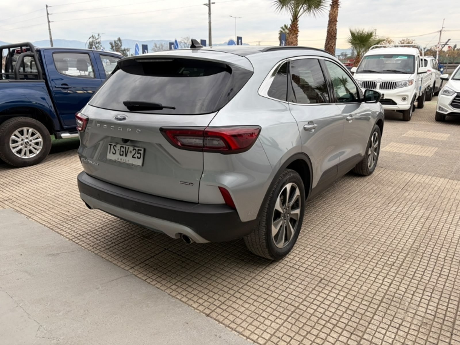 Ford ESCAPE FHEV 2.5 AUT 2024 - Foto 2 de 10