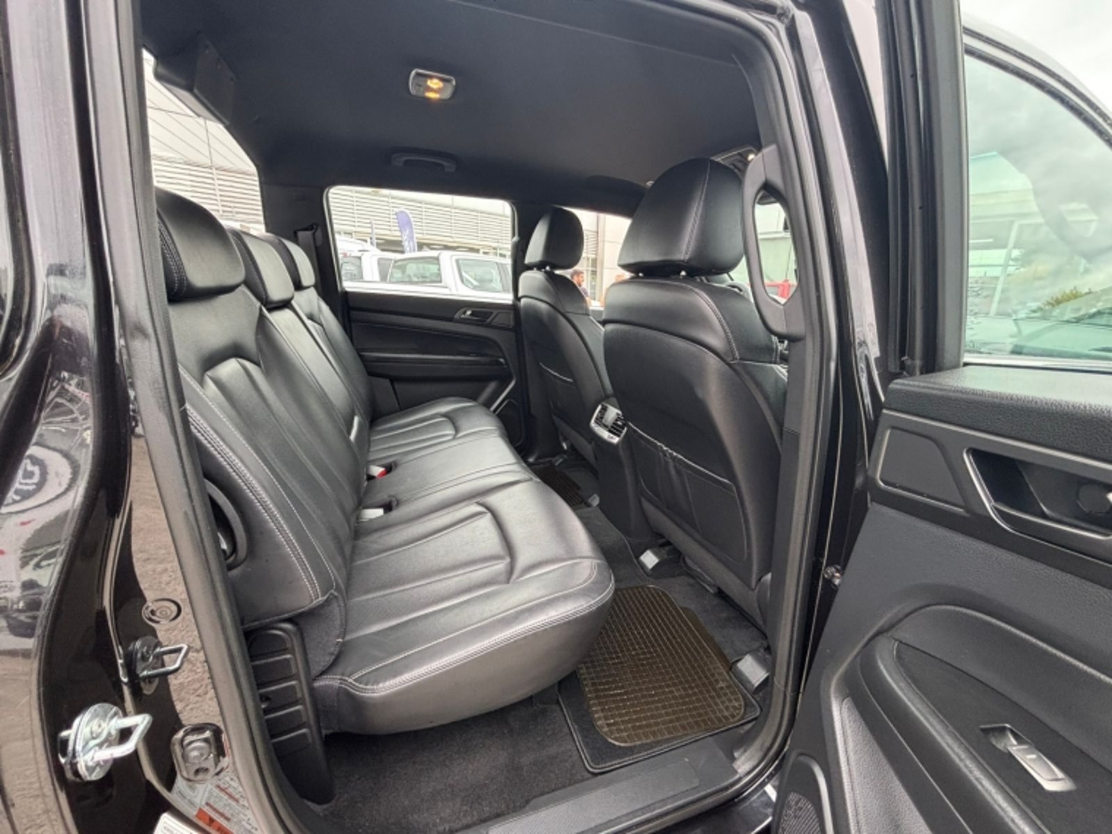 SSANGYONG MUSSO 2.2 LIMITED PLUS 4X4 DIESEL AT 2024 - Imagen 10 de 18