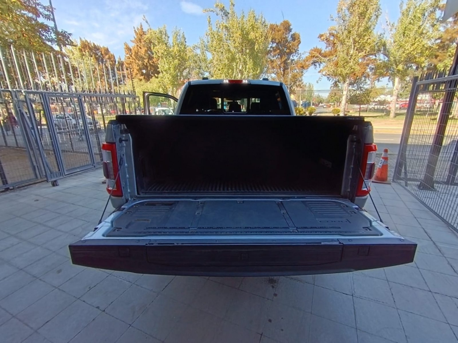 FORD F-150 3.5 PLATINUM CC AT 4X4 2024 - Imagen 12 de 13