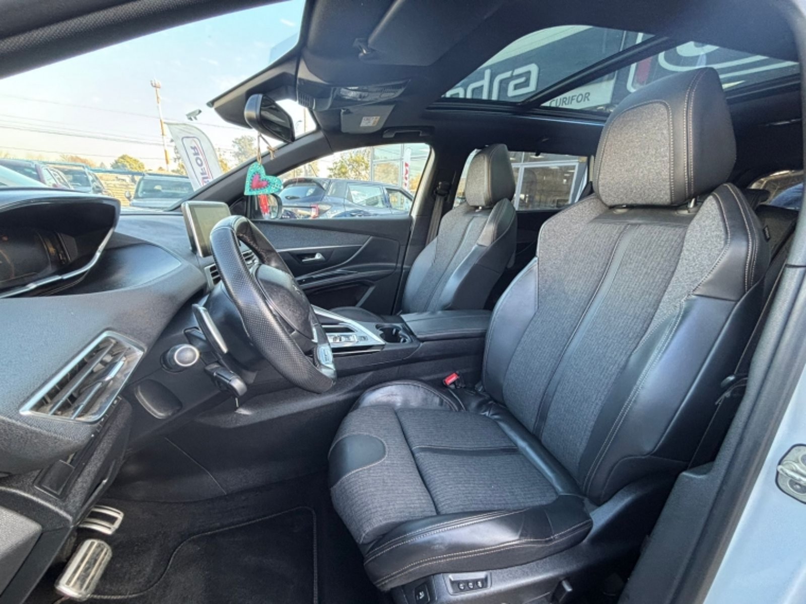 Peugeot 5008 1.6 GT-LINE THP 165HP E6 AT 2018 - Imagen 14 de 20