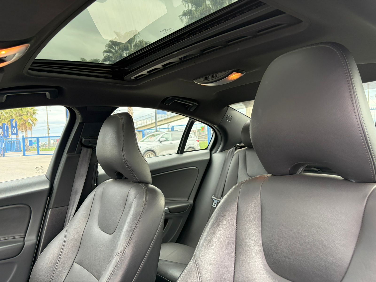 Volvo S60 2.0 D4 CROSS COUNTRY PLUS AT 4X4 DIESEL 2019 - Imagen 10 de 10