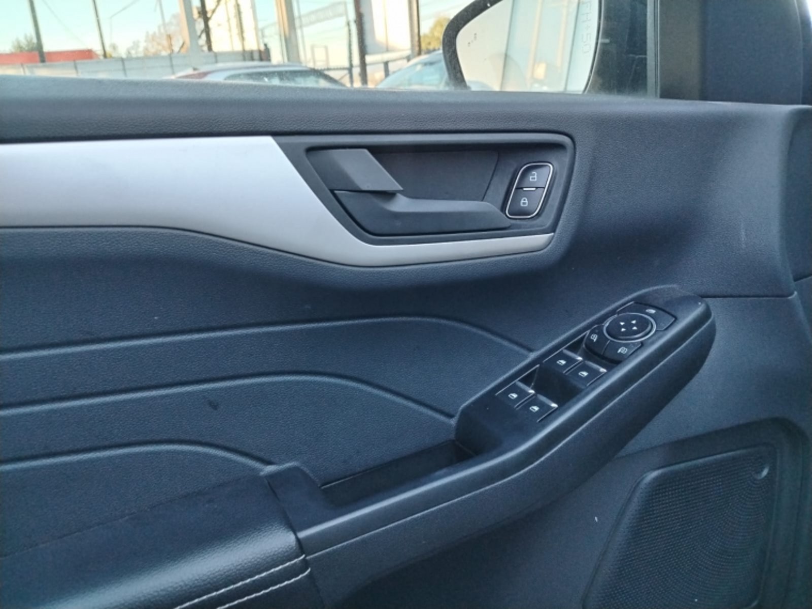 FORD ESCAPE 4X4 2.5 AUT HIBRIDA 2023 - Imagen 3 de 16