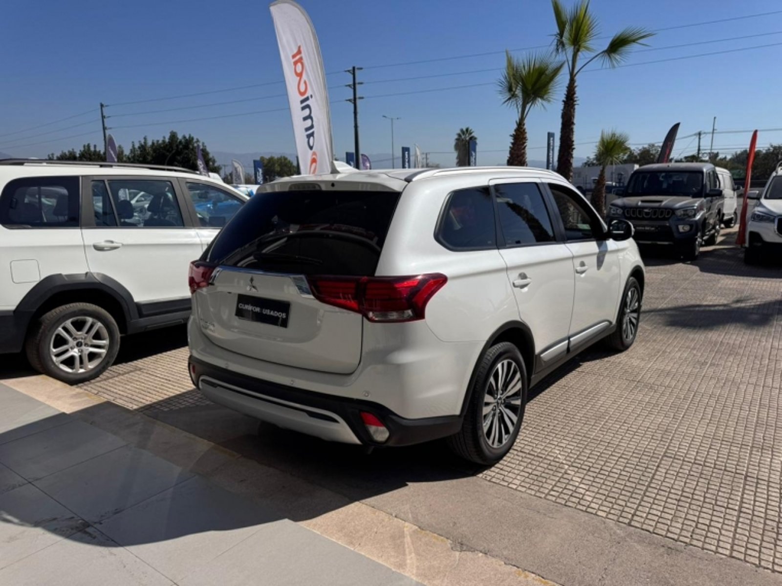 Mitsubishi OUTLANDER 2.0 GLX AT 4X2 2023 - Imagen 7 de 12