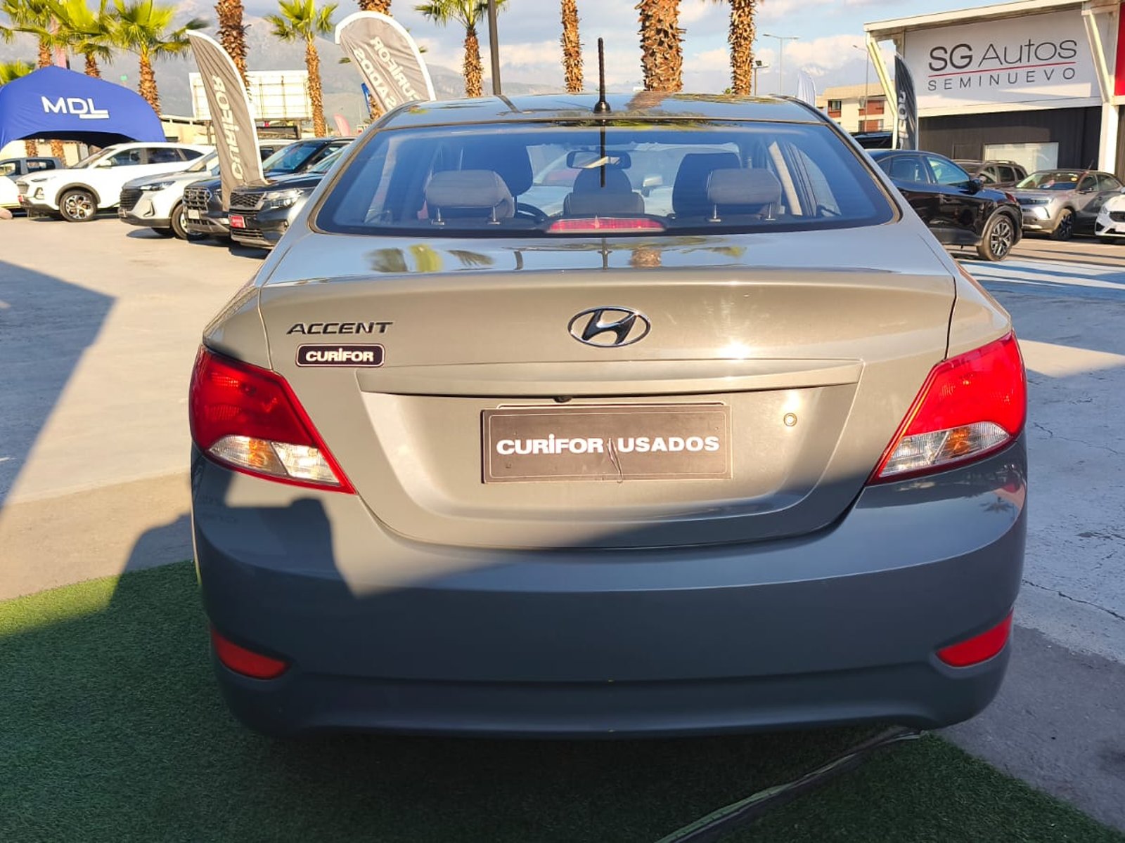 Hyundai ACCENT 1.4 SDN HCI VALUE MT 2021 - Foto 4 de 11