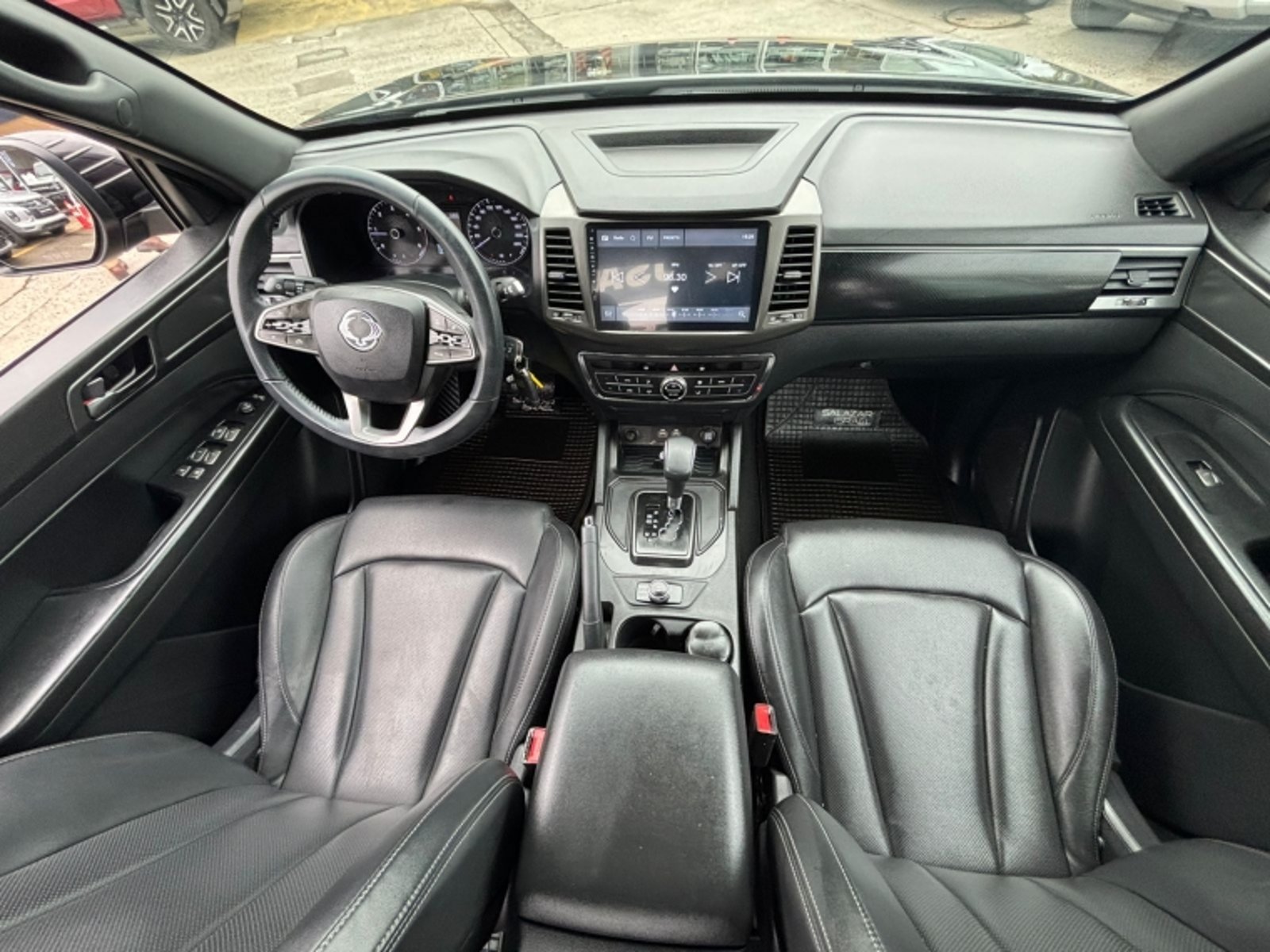 SSANGYONG MUSSO 2.2 LIMITED PLUS 4X4 DIESEL AT 2024 - Imagen 13 de 18