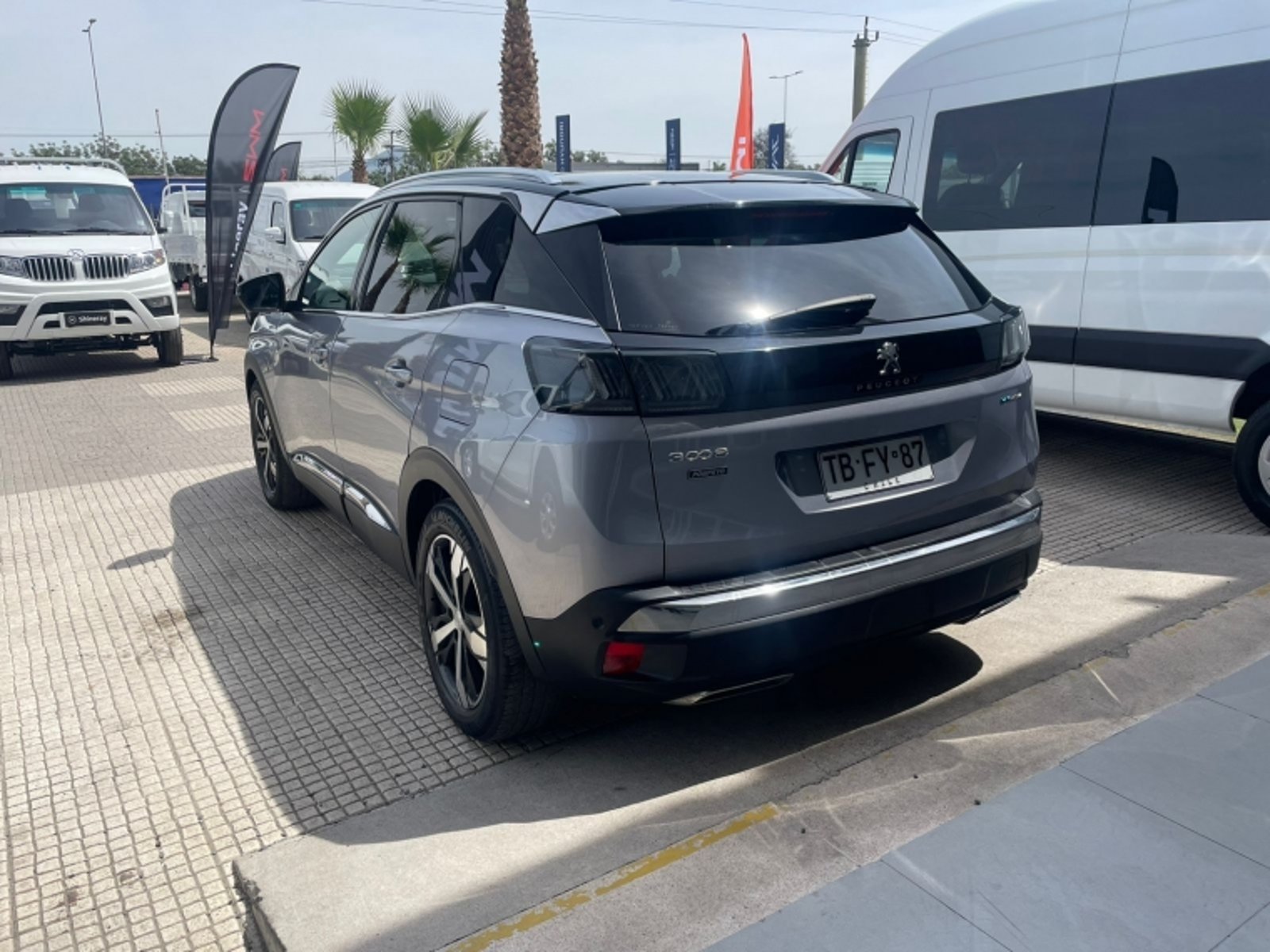 Peugeot 3008 GT HYBRID 136HP AT 4X4 2024 - Foto 3 de 12