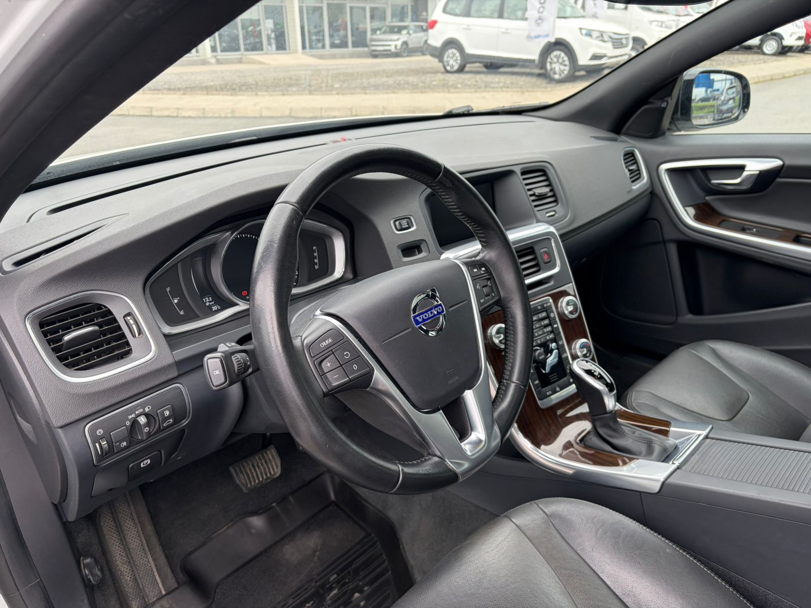 Volvo S60 2.0 D4 CROSS COUNTRY PLUS AT 4X4 DIESEL 2019 - Imagen 8 de 10